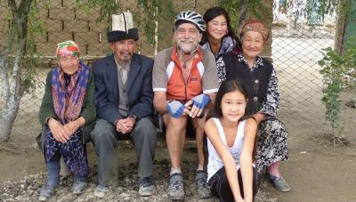 Peter Dilks Cycling on the  tour with redspokes